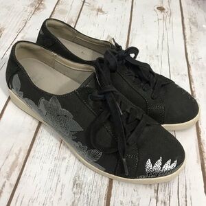 Dansko Olisa Silver Floral Printed Canvas Sneaker Shoes‎ size EU 39 US 8 1/2 9